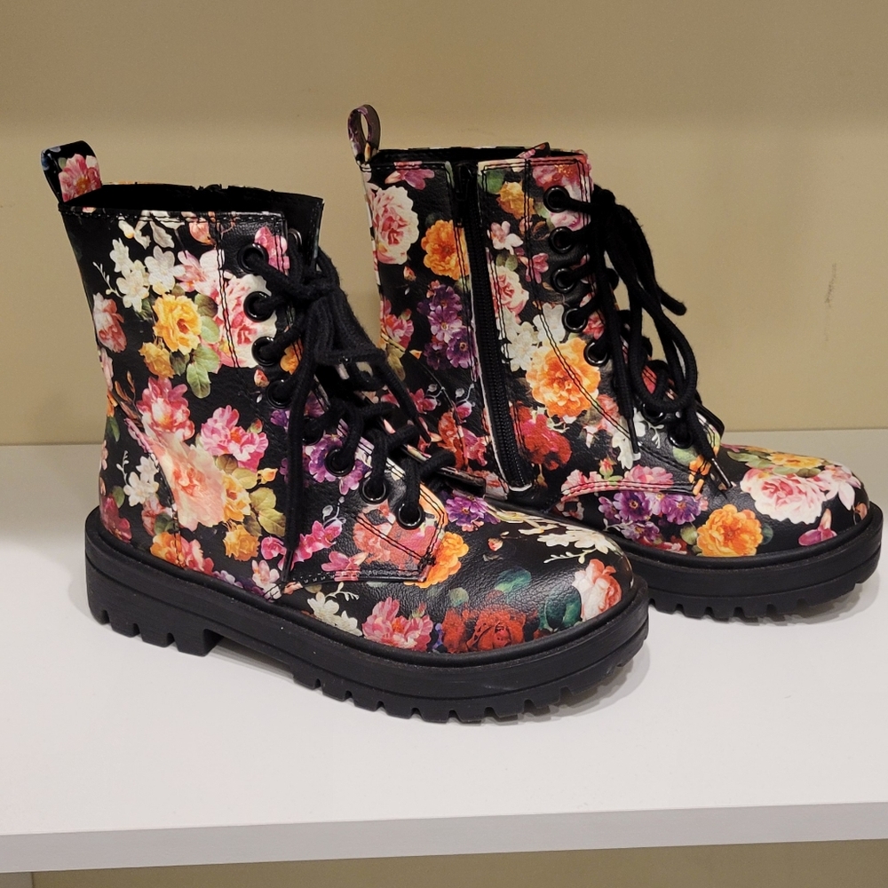 Soda Floral Lace-Up Women's Boots
